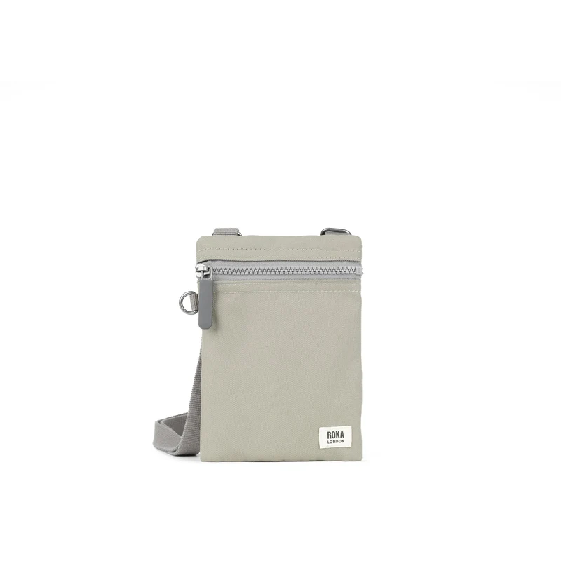 ROKA Chelsea Koriander-Tasche aus recyceltem Canvas