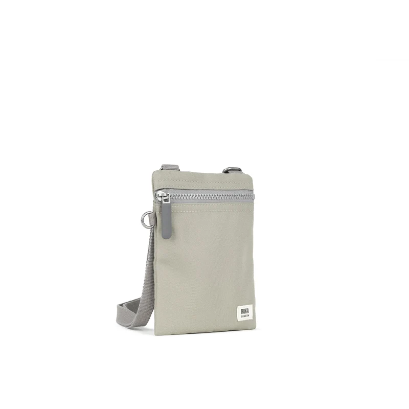 ROKA Chelsea Koriander-Tasche aus recyceltem Canvas