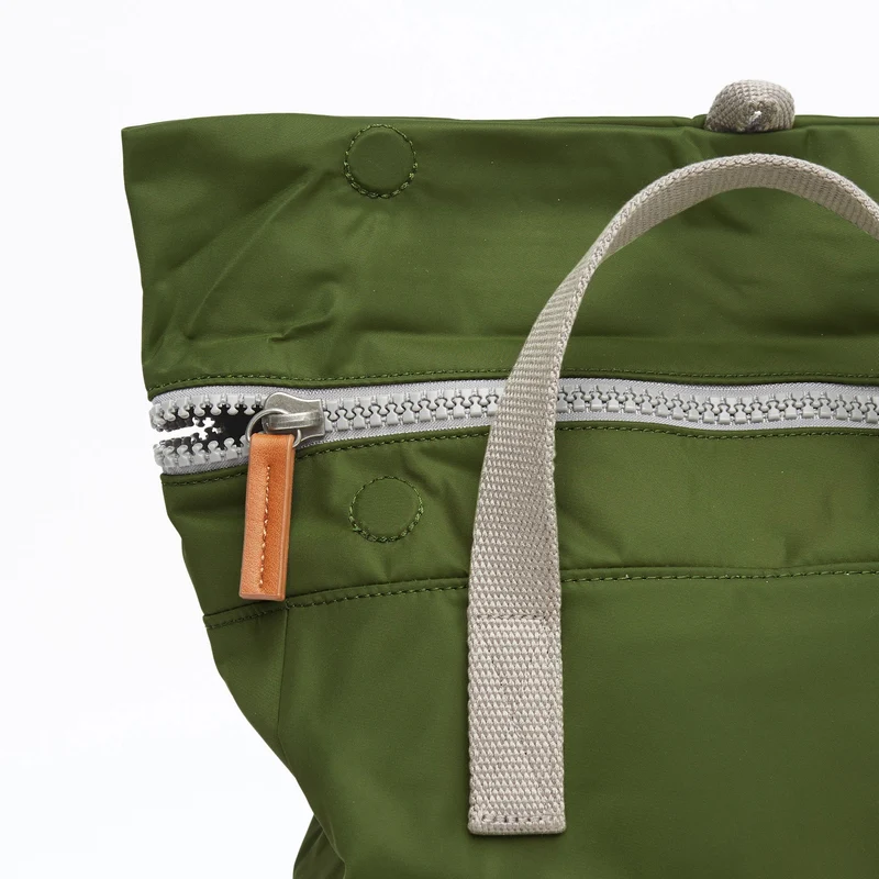 ROKA Canfield B Avocado Medium Tasche aus recyceltem Nylon