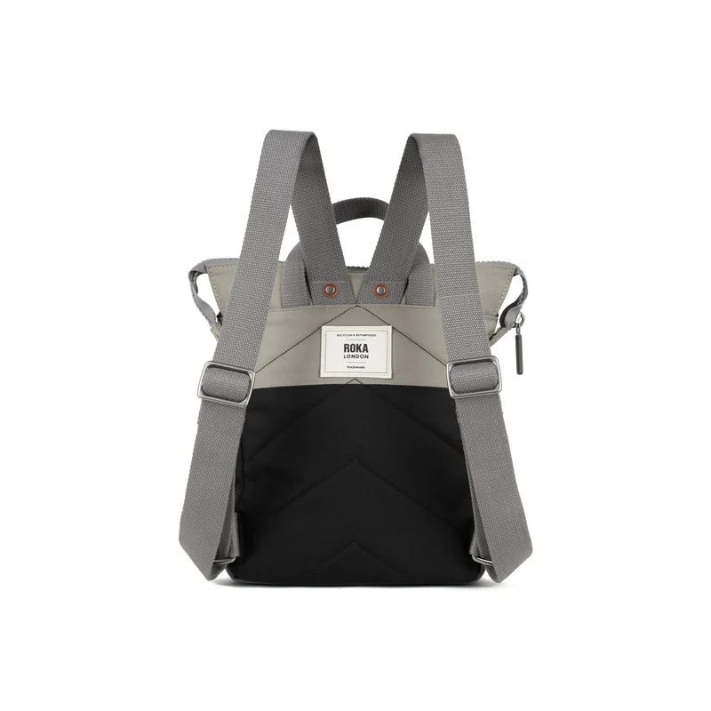 ROKA Kreativer Abfall Bantry Kleine Tasche aus recyceltem Canvas, hergestellt aus Esche und Koriander.