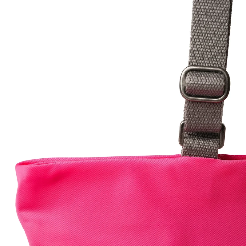 ROKA Trafalgar B Sparkling Cosmo Tasche aus recyceltem Nylon