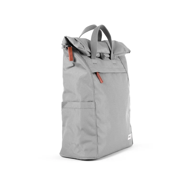 ROKA Finchley Eine große Tasche aus recyceltem Canvas von Stormy