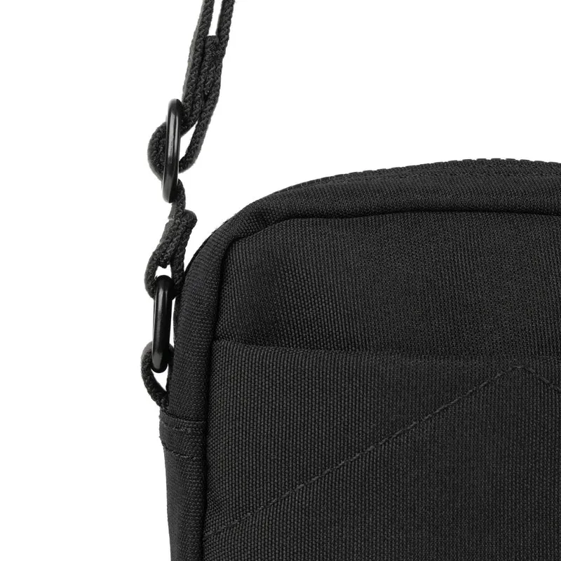 ROKA All Black Bond Ash-Tasche aus recyceltem Canvas