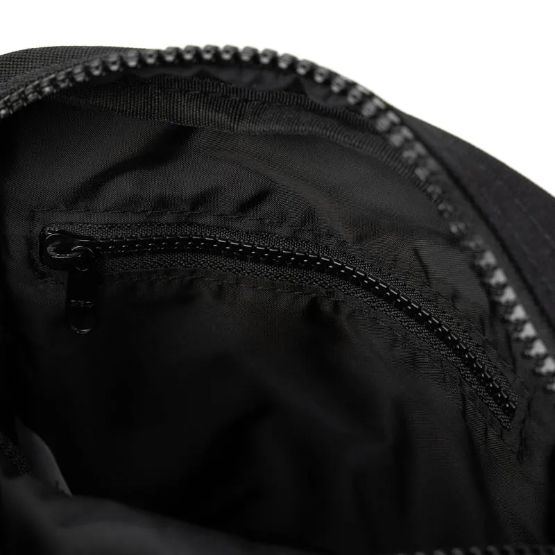ROKA All Black Bond Ash-Tasche aus recyceltem Canvas
