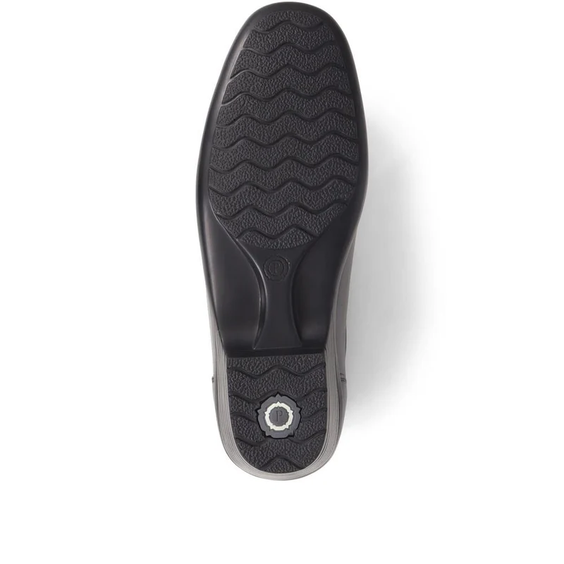 Leather Slip On Shoes - KEMP1800 / 145 950 - Black