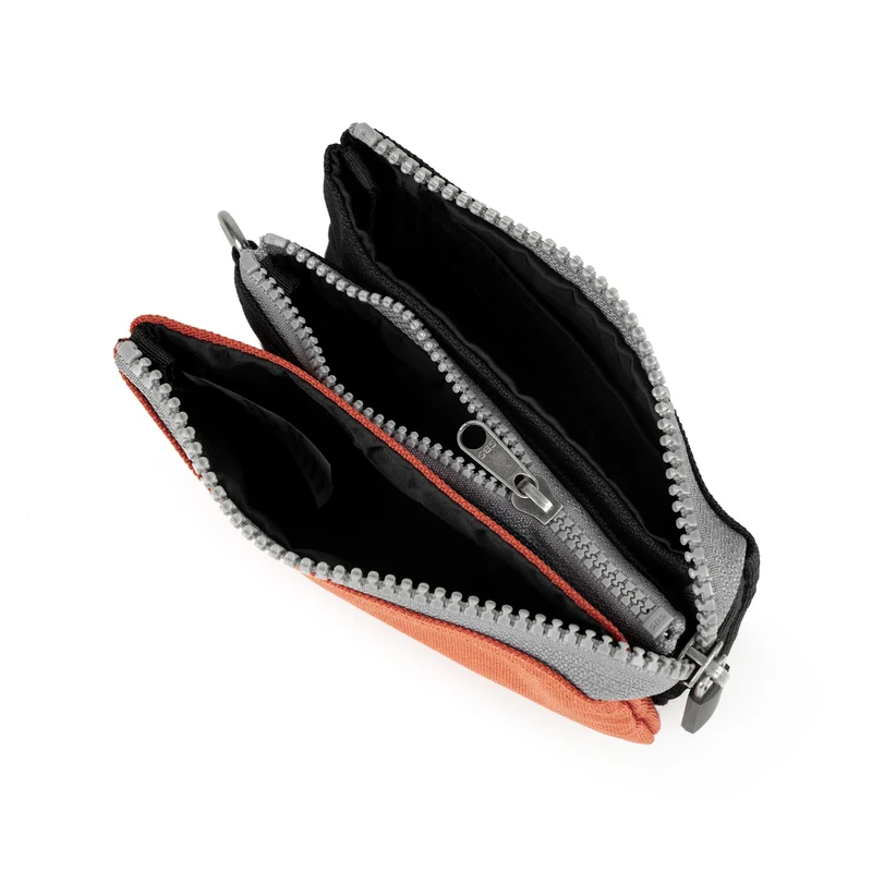 ROKA Black Label Carnaby Rooibos kleine Tasche aus recyceltem Canvas
