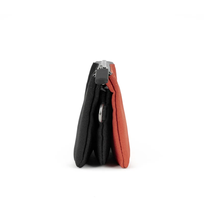 ROKA Black Label Carnaby Rooibos kleine Tasche aus recyceltem Canvas