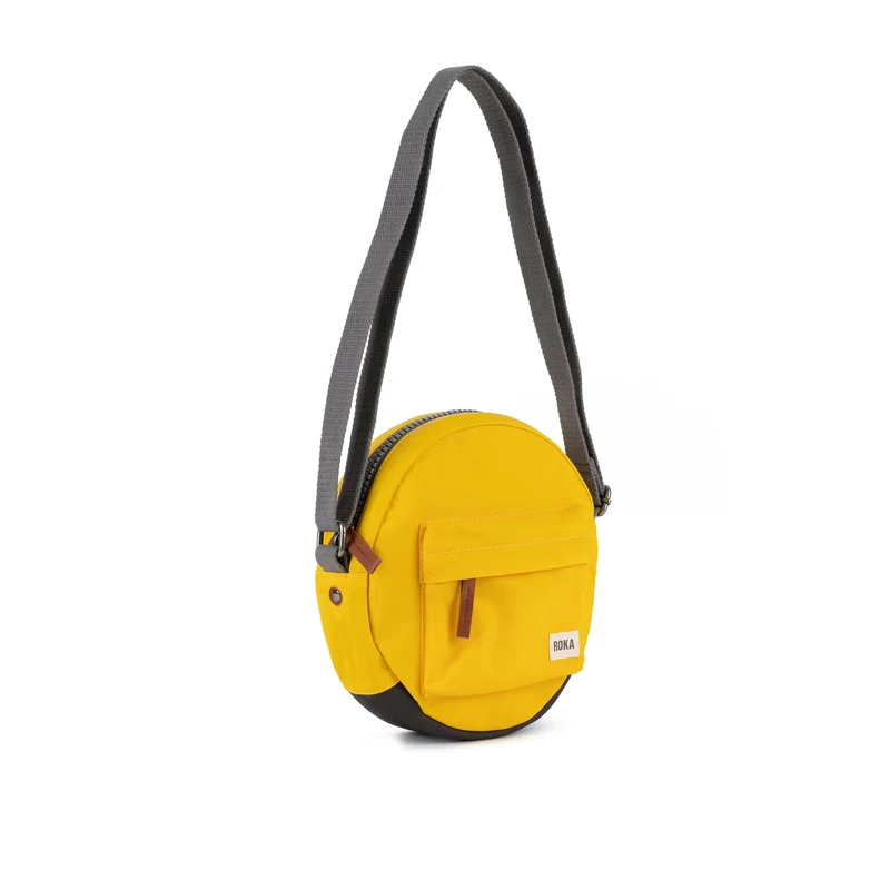 ROKA Paddington B Aspen Yellow Kleine Tasche aus recyceltem Nylon