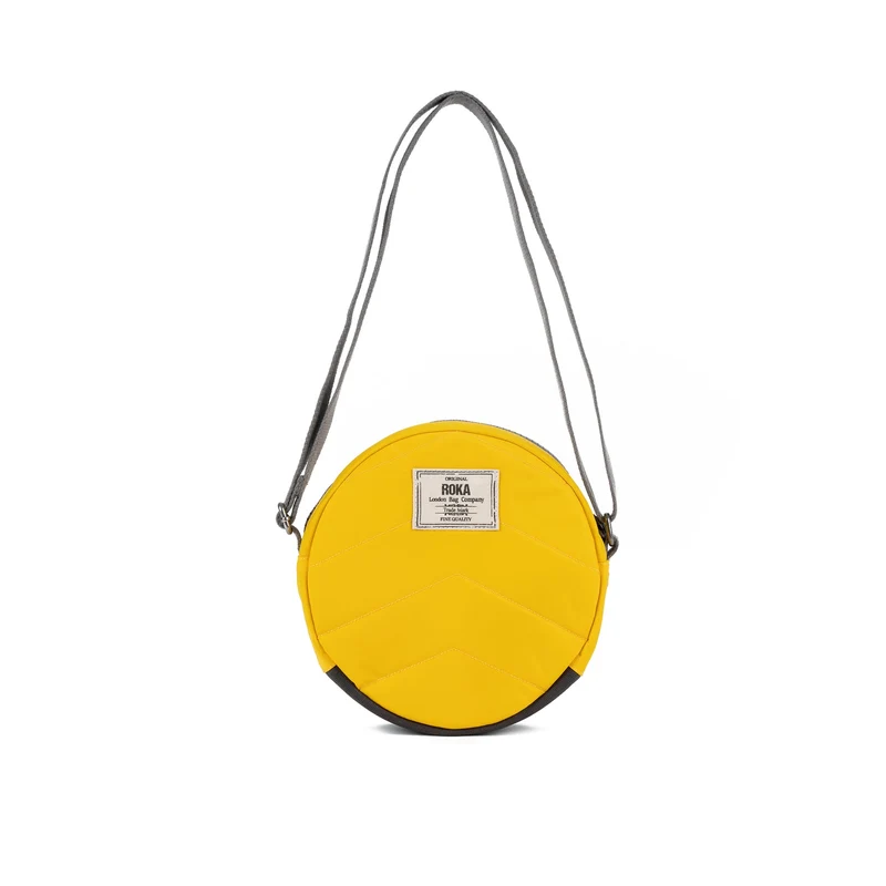 ROKA Paddington B Aspen Yellow Kleine Tasche aus recyceltem Nylon