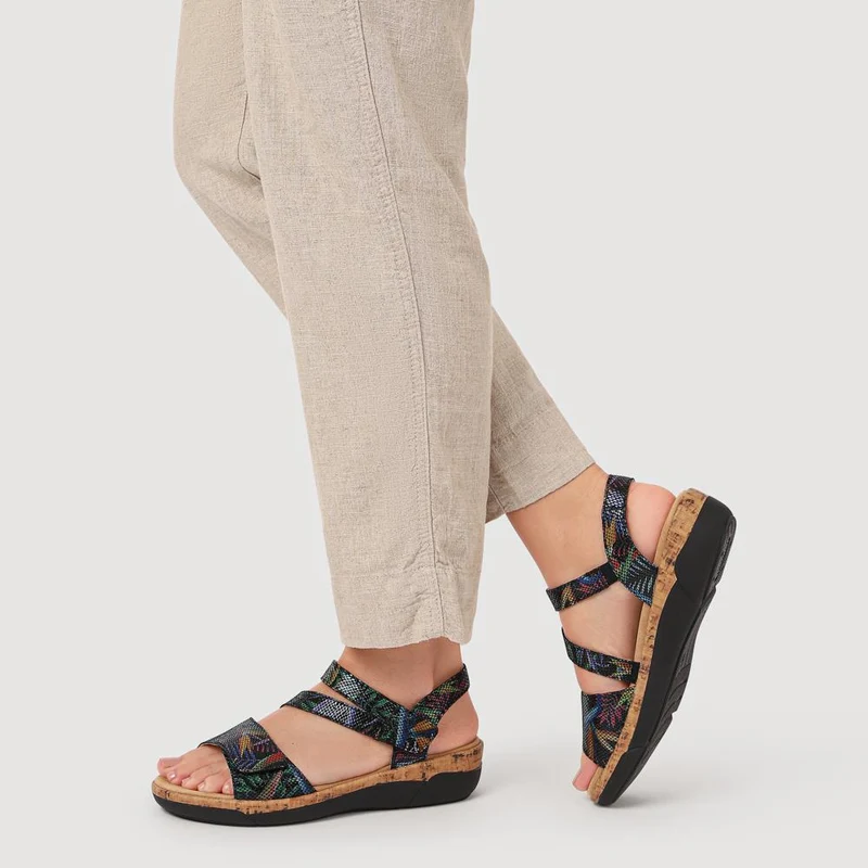 Chunky-Sole Leather Sandals - DRS41512 / 327 090 - Black Multi