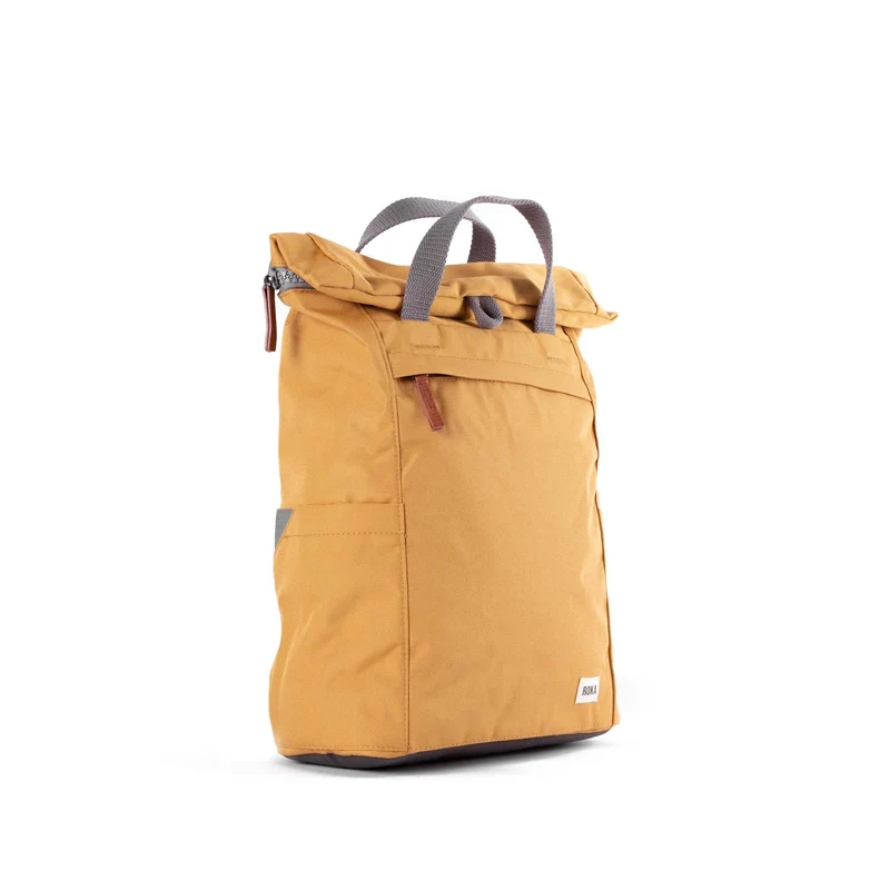ROKA Finchley Eine mittelgroße Tasche aus recyceltem Leinen in Leinenoptik