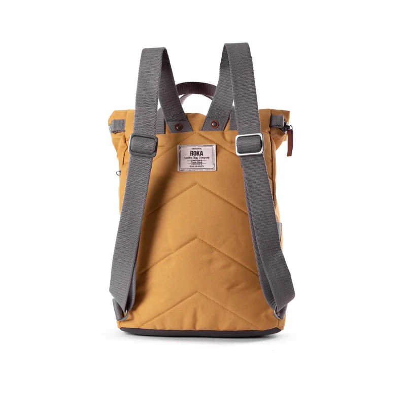 ROKA Finchley Eine mittelgroße Tasche aus recyceltem Leinen in Leinenoptik