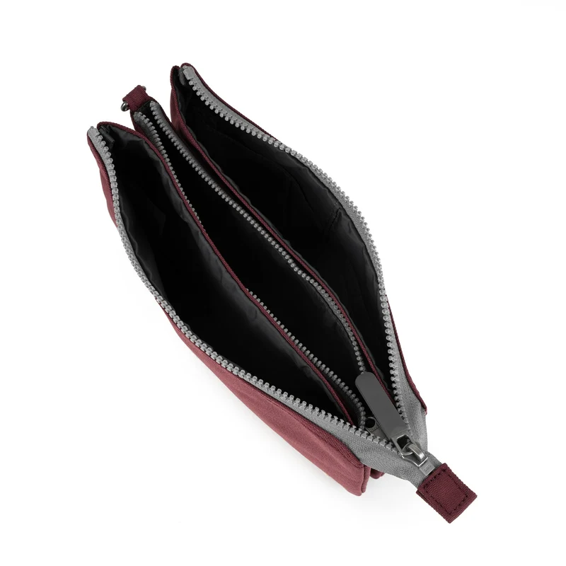 ROKA Carnaby Crossbody-Tasche Zinfandel XL aus recyceltem Canvas
