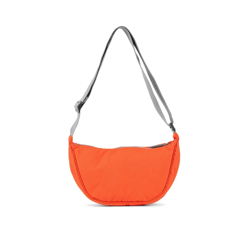 ROKA Farringdon Mandarinenfarbene Tasche aus recyceltem Taslon