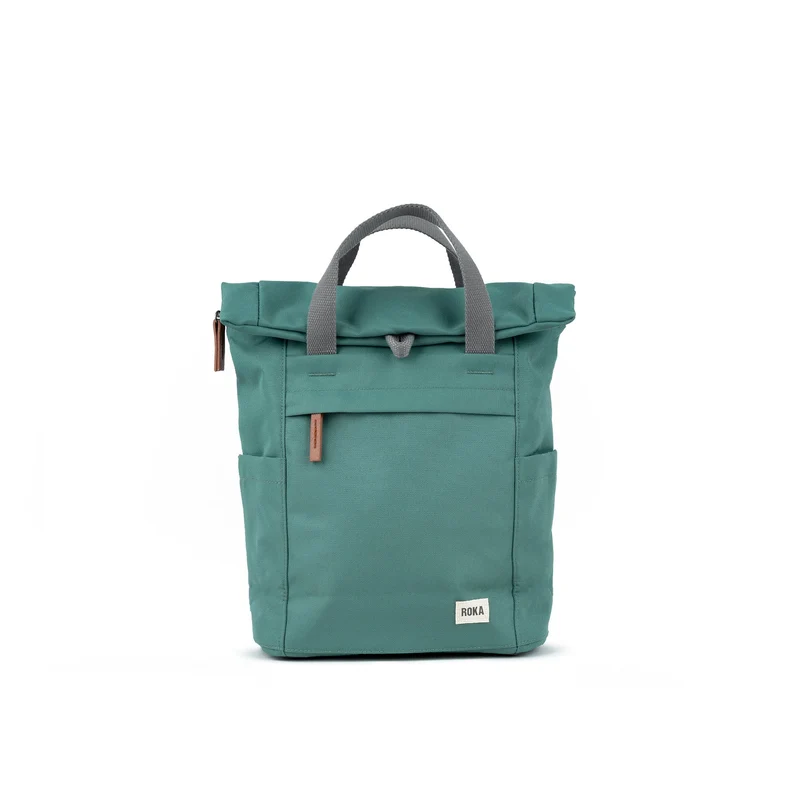 ROKA Finchley Eine kleine Tasche aus recyceltem Segeltuch von Sage
