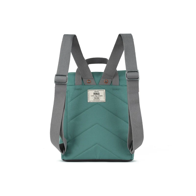 ROKA Finchley Eine kleine Tasche aus recyceltem Segeltuch von Sage