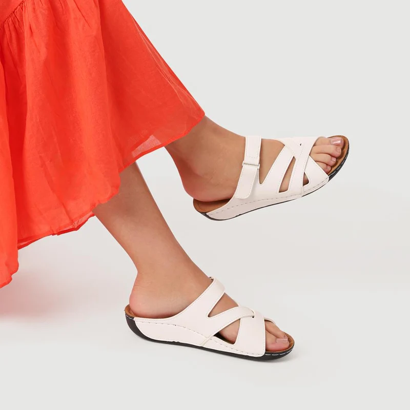 Lightweight Touch Fasten Mules - SERAY41001 / 327 547 - White