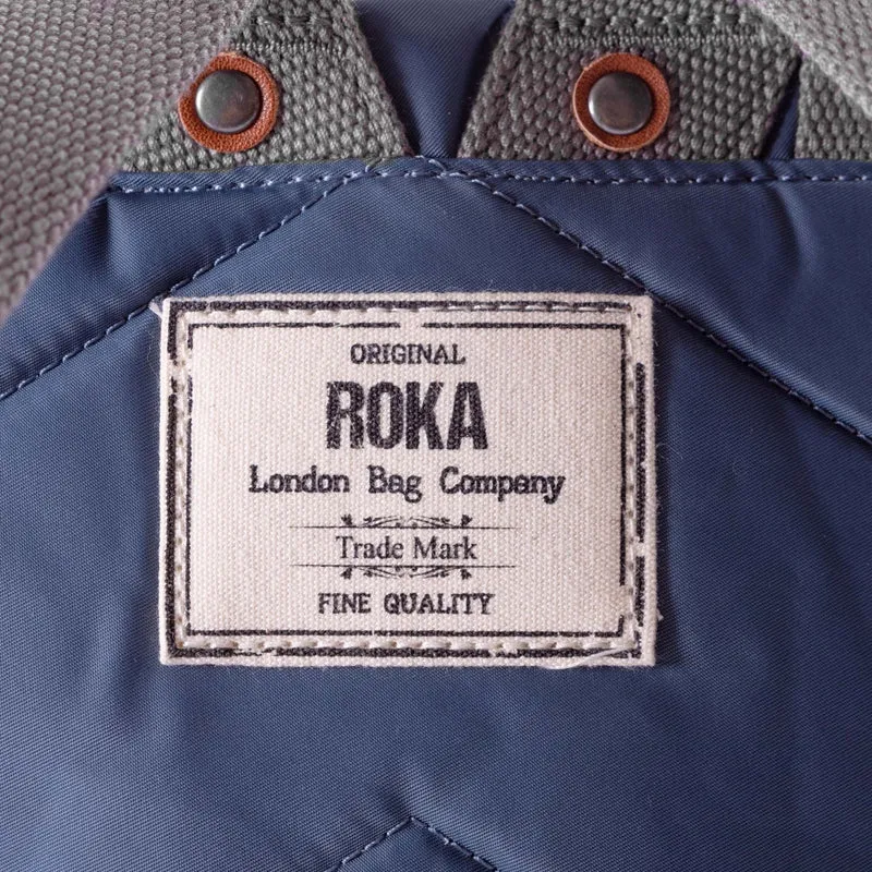 ROKA Bantry B Airforce Kleine Tasche aus recyceltem Nylon