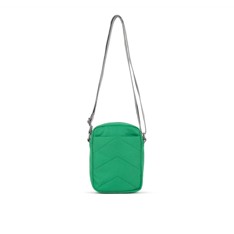 ROKA Bond Mountain Green Einheitsgröße Tasche aus recyceltem Canvas