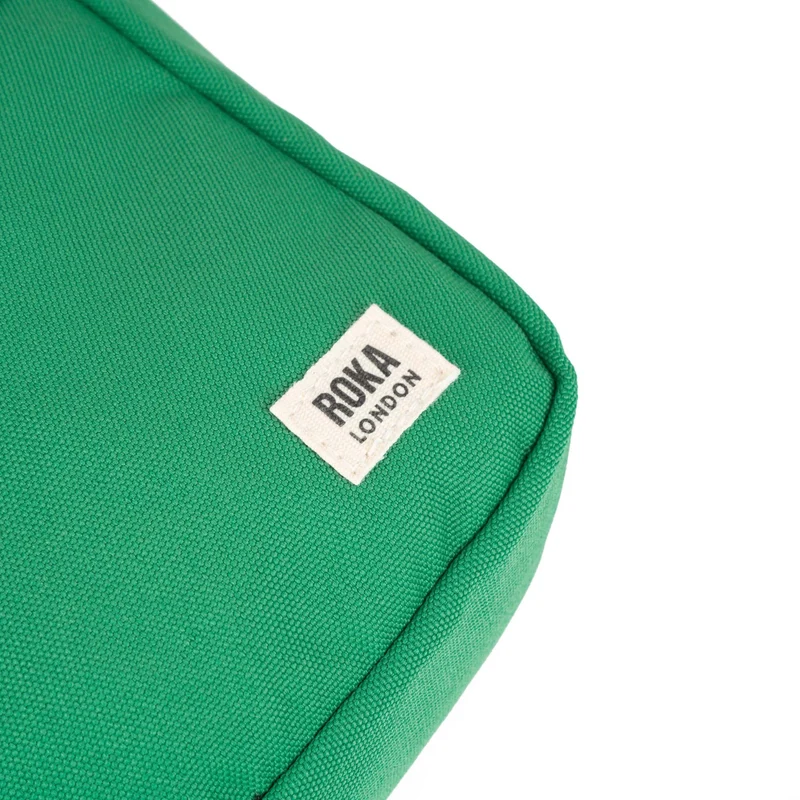 ROKA Bond Mountain Green Einheitsgröße Tasche aus recyceltem Canvas