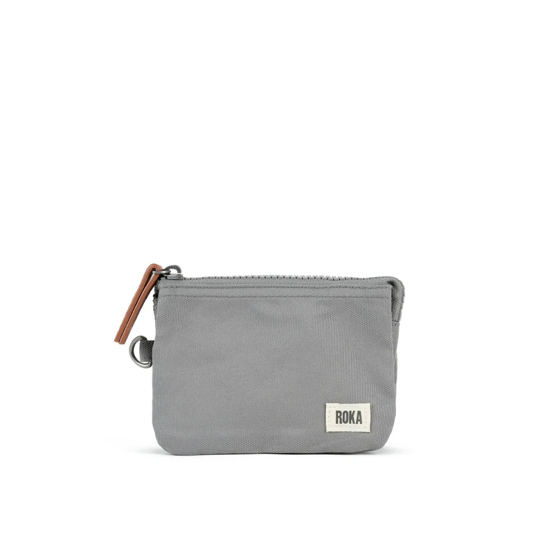 ROKA Carnaby Stormy kleine Handtasche aus recyceltem Canvas