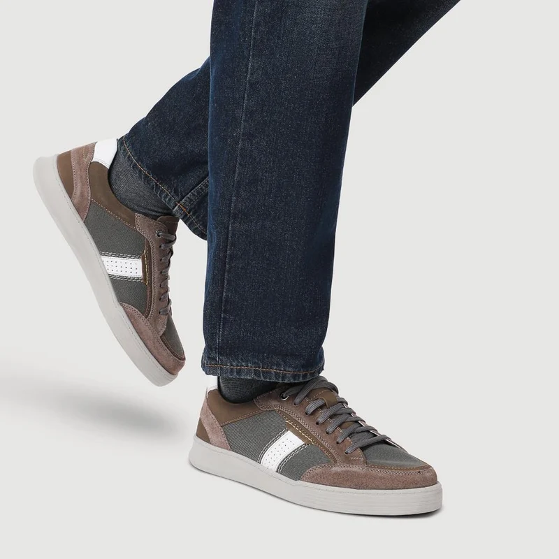 Wide-Fit Leather Laced Trainers - PARK41047 / 327 263 - Charcoal