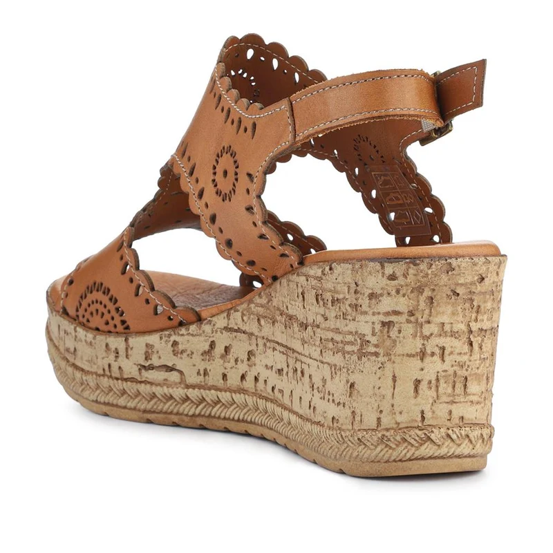 Leather Buckle-Fastening Wedge Sandals - LUCK41012 / 327 609 - Tan