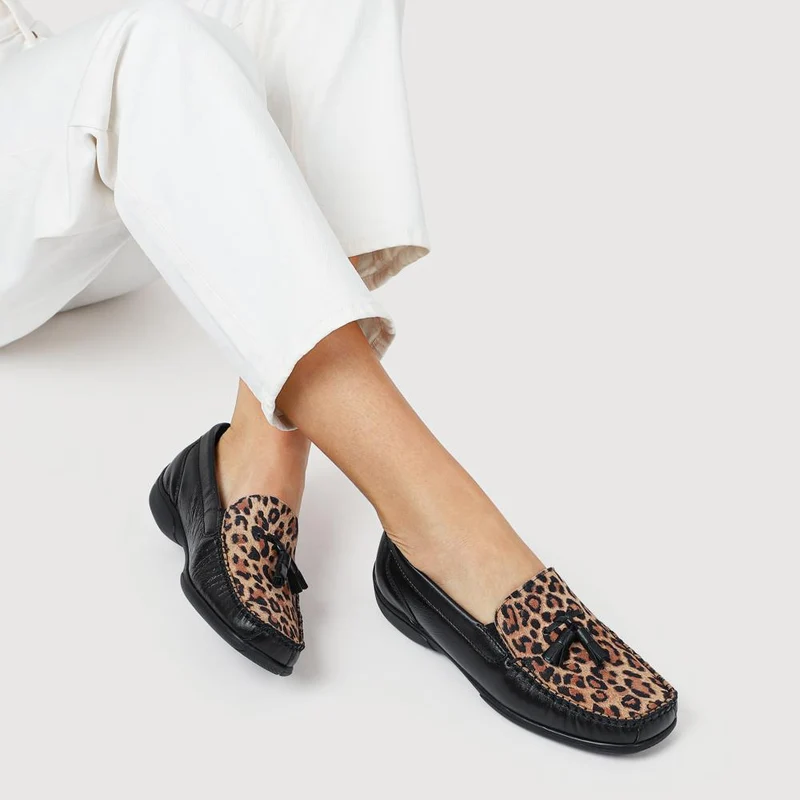 Embroided Panel Leather Loafers - CONT39001 / 325 241 - Black-Leopard
