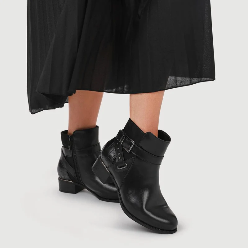EasyFit Extra-Wide Buckled Ankle Boots - ANOCK / 326 749 - Black