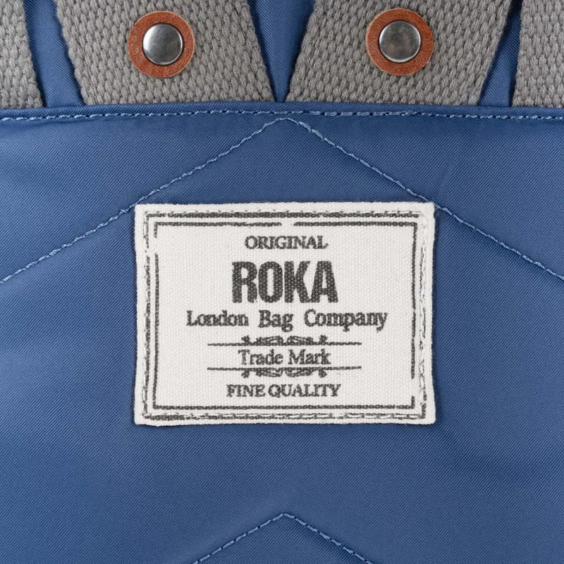 ROKA Canfield B Mittelgroße Tasche aus recyceltem Nylon, Farbe: Burnt Blue