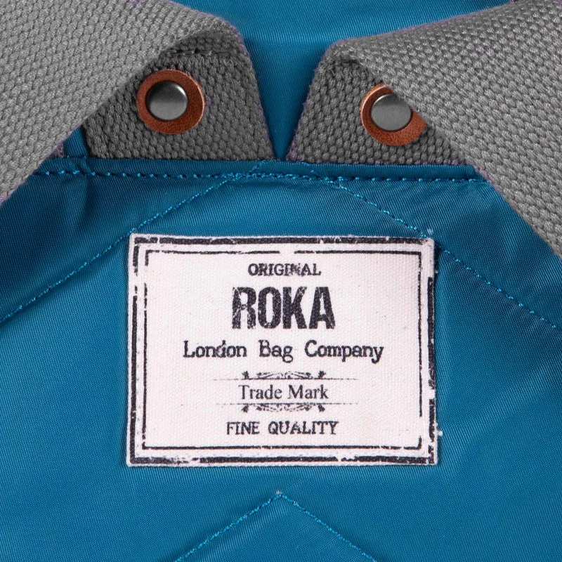 ROKA Bantry B Marine Kleine Tasche aus recyceltem Nylon