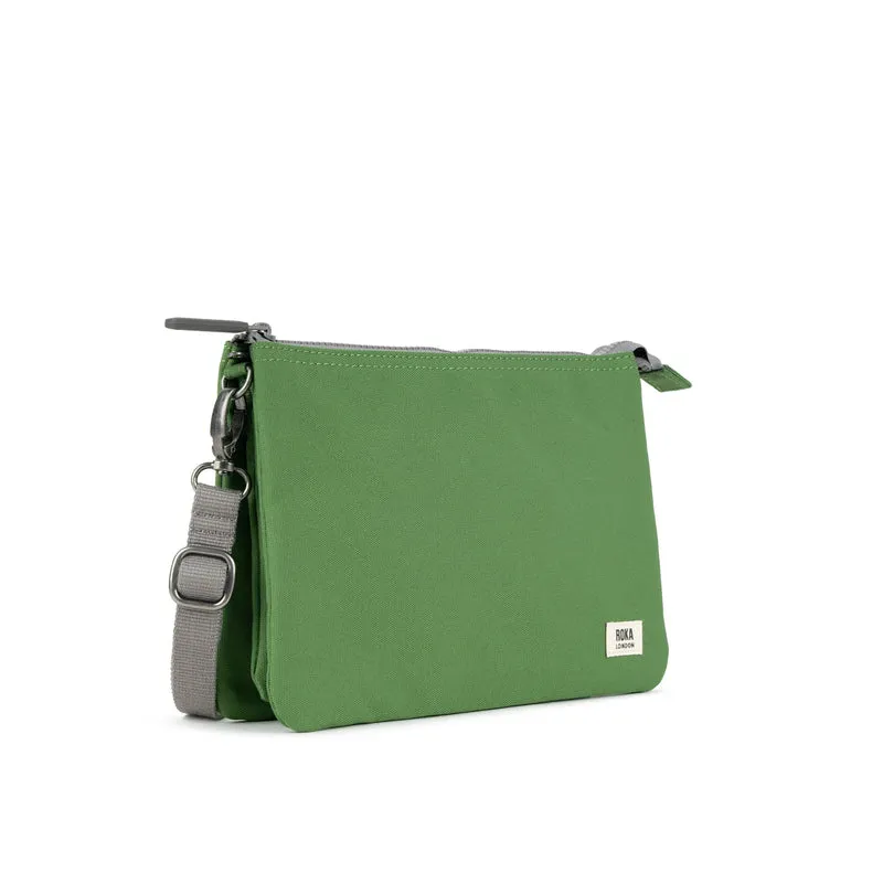 ROKA Carnaby Crossbody-Tasche aus recyceltem Canvas, Farbe Foliage XL