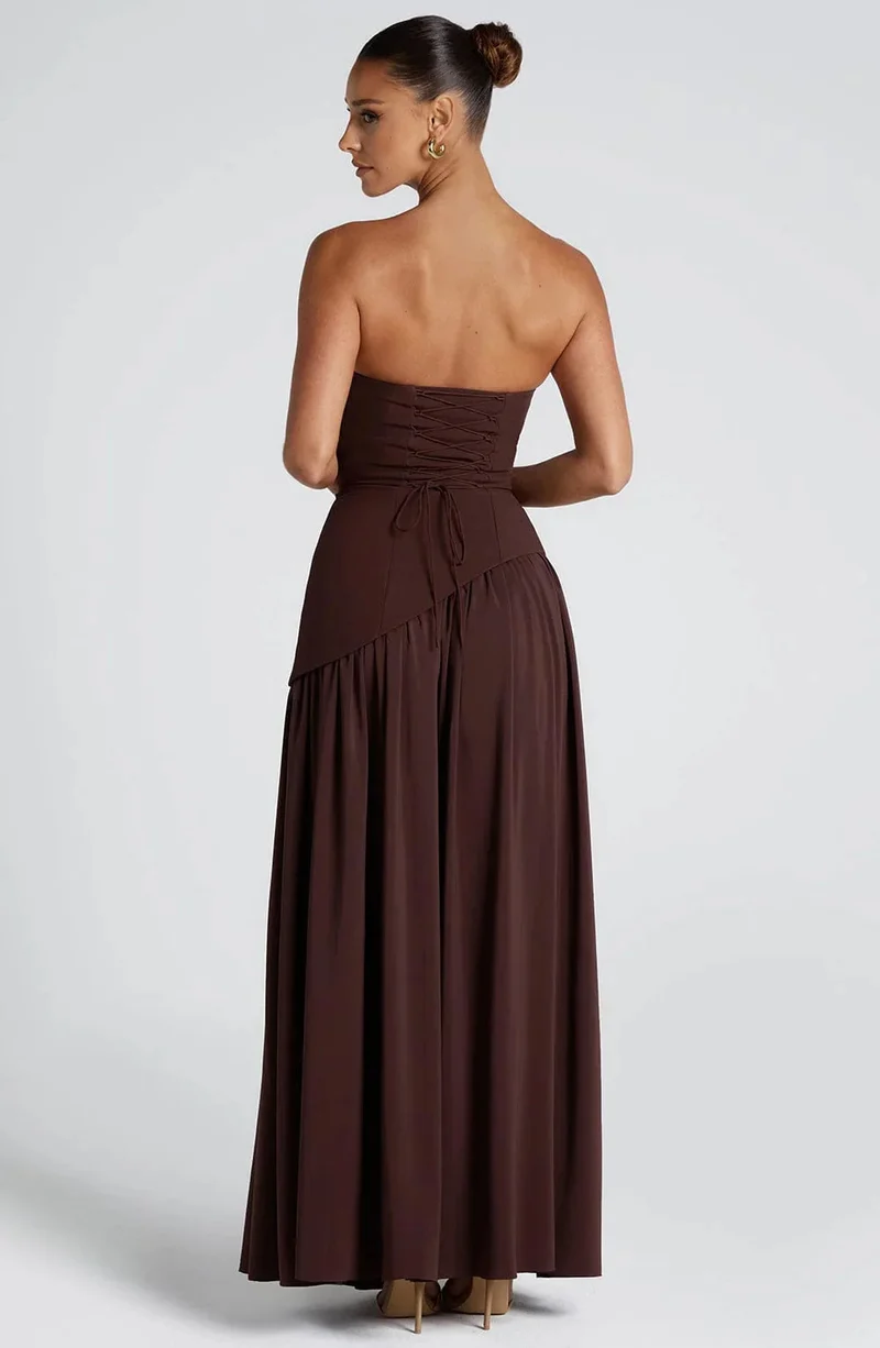 Elegantes Korsettkleid mit Schal-Detail und hohem Schlitz | Damenmode