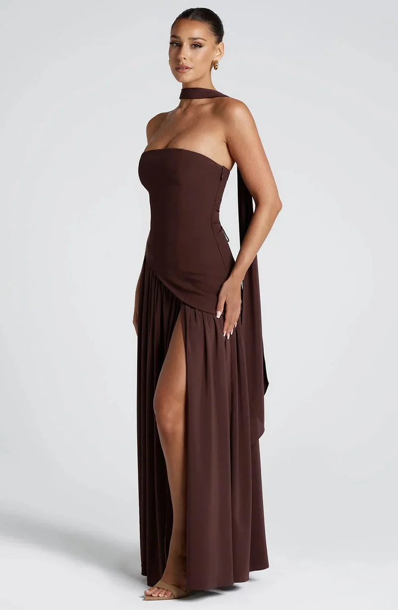 Elegantes Korsettkleid mit Schal-Detail und hohem Schlitz | Damenmode