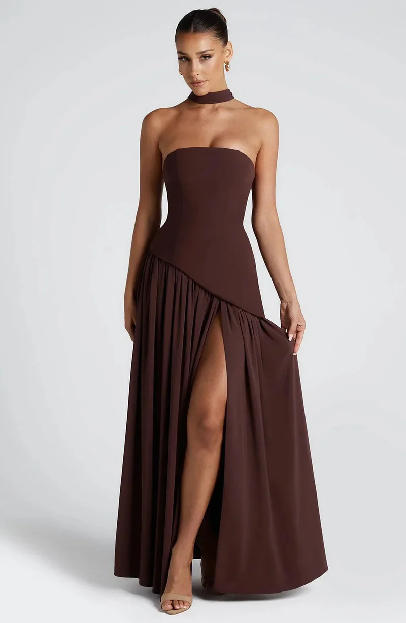 Elegantes Korsettkleid mit Schal-Detail und hohem Schlitz | Damenmode