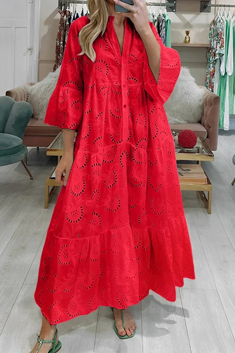 Langes Sommerkleid mit V-Ausschnitt und 3/4-Ärmeln