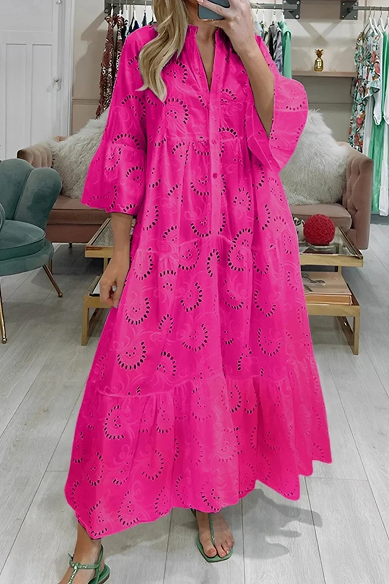 Langes Sommerkleid mit V-Ausschnitt und 3/4-Ärmeln