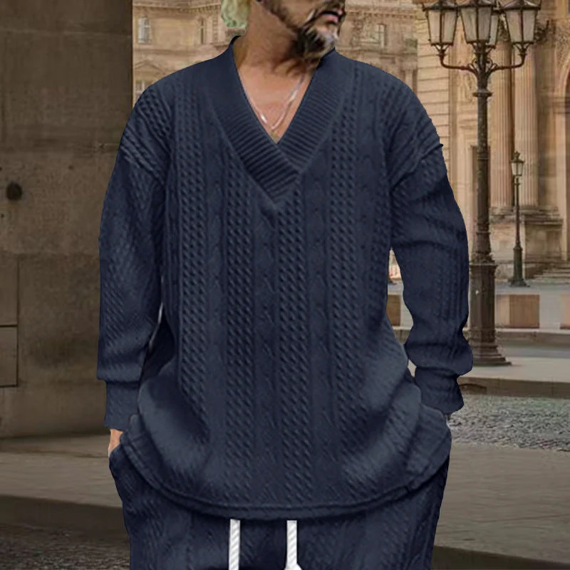 Herren nan grob gestrickter V-Ausschnitt-Pullover mit Zopfmuster und relaxed Fit Drune