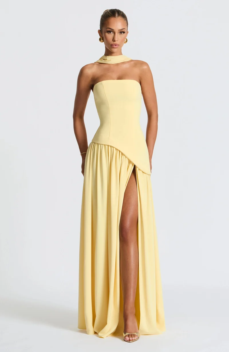 Elegantes Korsettkleid mit Schaldetail und hohem Schlitz | Damenmode