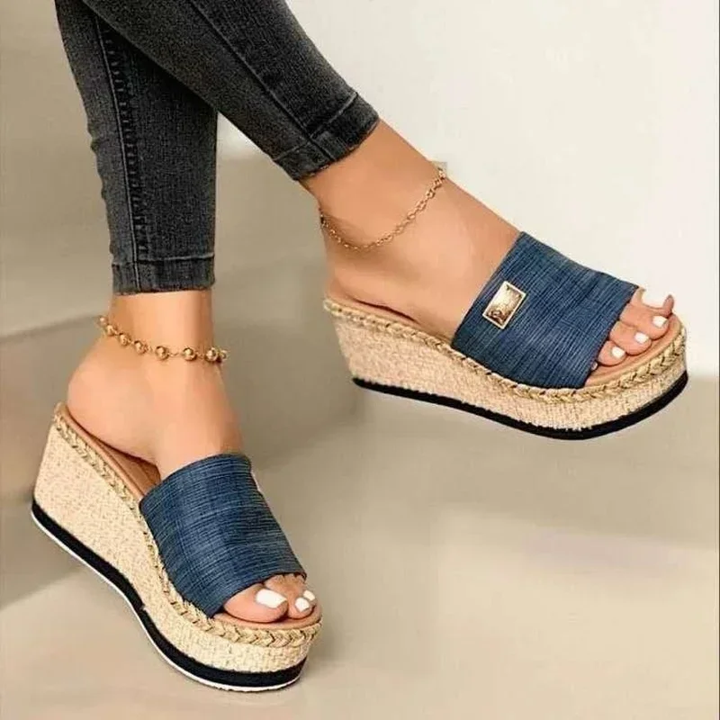 Sandali con zeppa da donna | Scarpe estive alla moda per l'estate