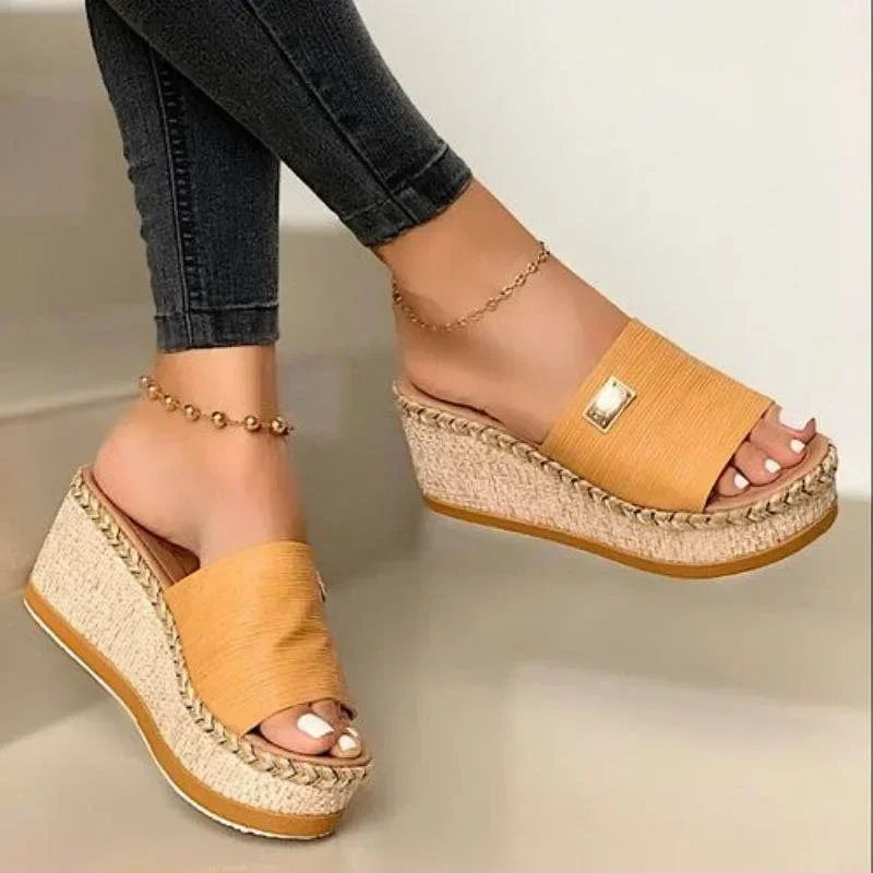 Sandali con zeppa da donna | Scarpe estive alla moda per l'estate