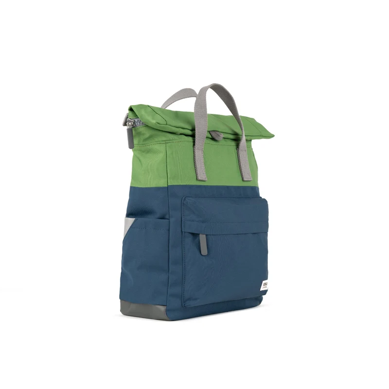 ROKA Kreativer Abfall Canfield B Tiefblau/Laubgrün Mittelgroße Tasche aus recyceltem Canvas