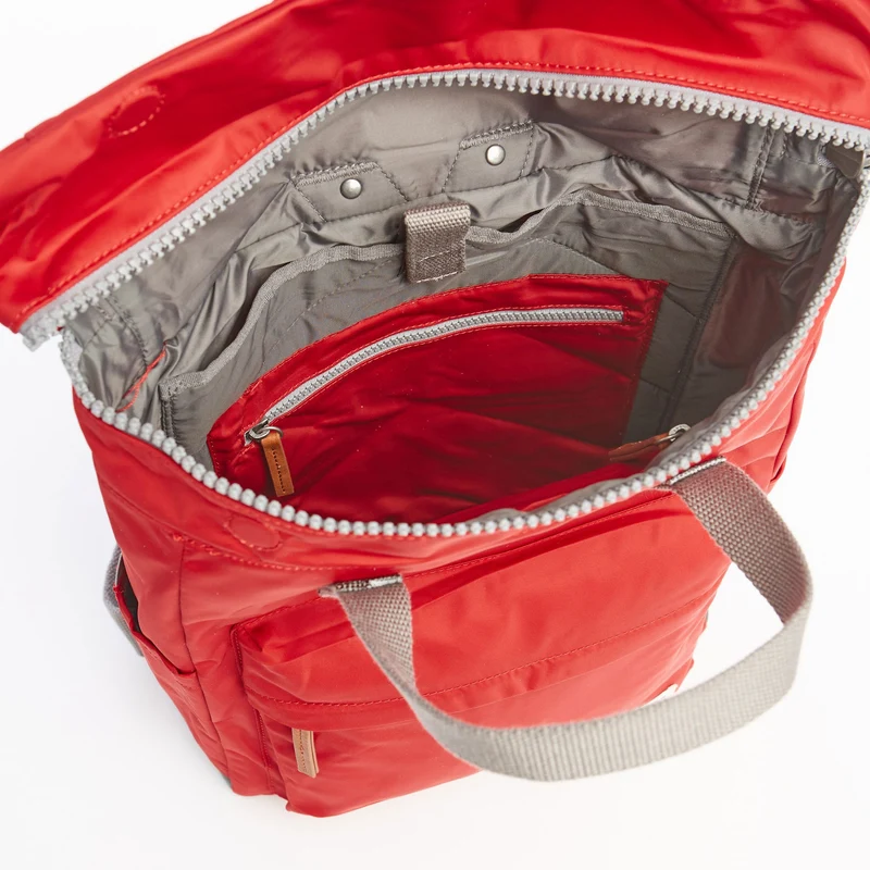 ROKA Canfield B Cranberry Medium Tasche aus recyceltem Nylon