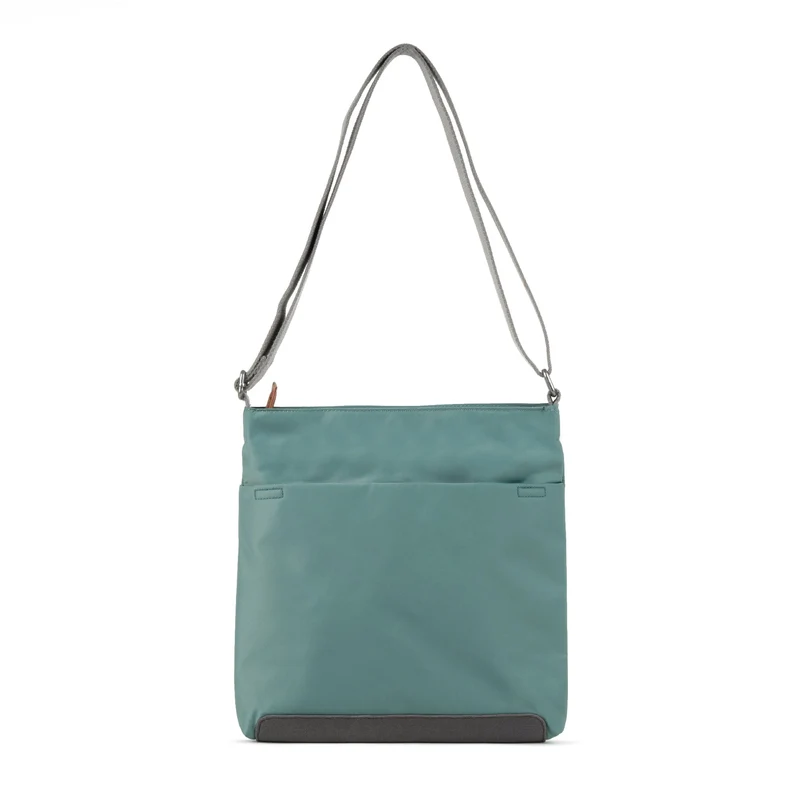 ROKA Kennington B Sage Medium Tasche aus recyceltem Nylon