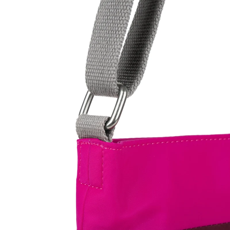 ROKA Kreativer Abfall Kennington B Plum / Candy Medium Recycling-Nylonbeutel