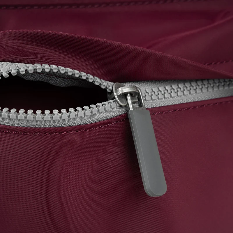 ROKA Kreativer Abfall Kennington B Plum / Candy Medium Recycling-Nylonbeutel