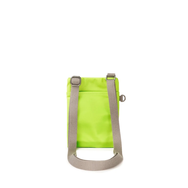 ROKA Chelsea Limettenfarbene Recycling-Nylontasche
