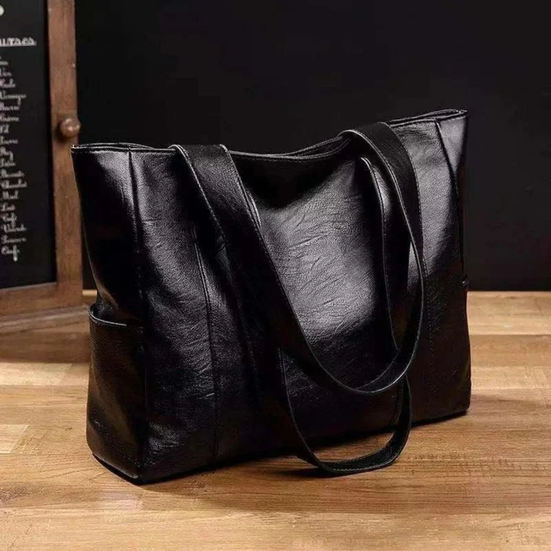 Elegante borsa a tracolla in pelle con design retrò