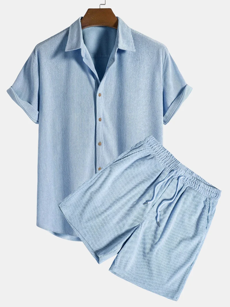 Set leggero estivo di maglietta e pantaloncini da uomo | Outfit casual