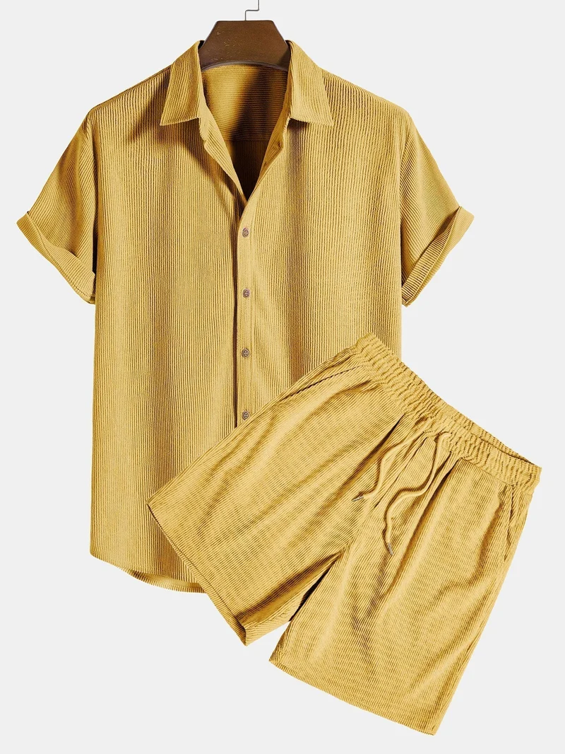 Set leggero estivo di maglietta e pantaloncini da uomo | Outfit casual